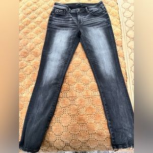 Buckle Black Skinny Jeans (black)